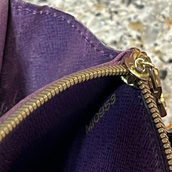 Authentic Louis Vuitton Epi Leather Long Wallet - Picture 6 of 7